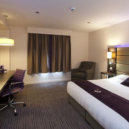 Premier Inn High Wycombe/Beaconsfield المظهر الخارجي الصورة