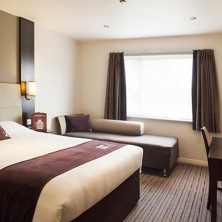 Premier Inn High Wycombe/Beaconsfield المظهر الخارجي الصورة