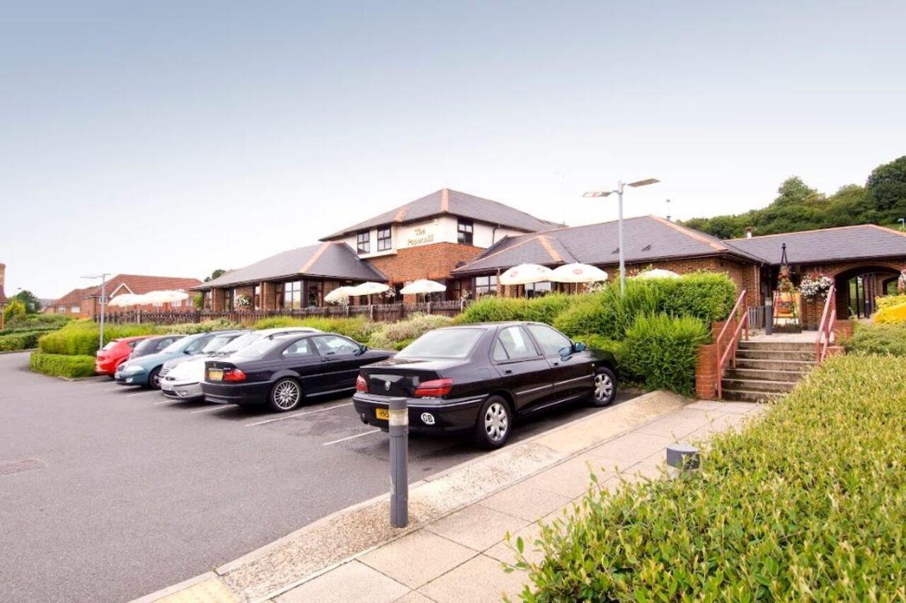 Premier Inn High Wycombe/Beaconsfield المظهر الخارجي الصورة