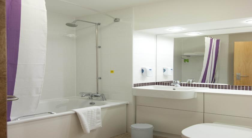 Premier Inn High Wycombe/Beaconsfield المظهر الخارجي الصورة