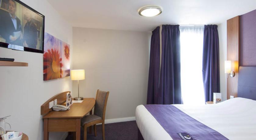 Premier Inn High Wycombe/Beaconsfield المظهر الخارجي الصورة