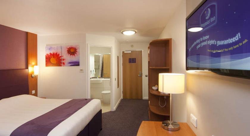 Premier Inn High Wycombe/Beaconsfield المظهر الخارجي الصورة
