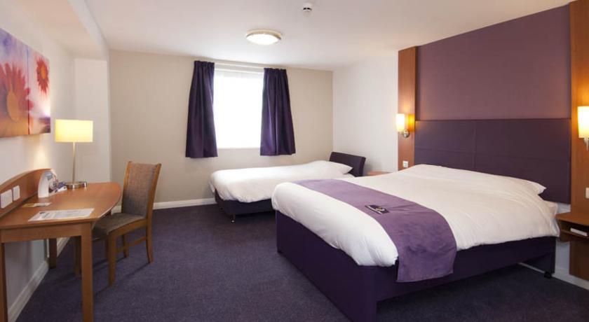 Premier Inn High Wycombe/Beaconsfield المظهر الخارجي الصورة