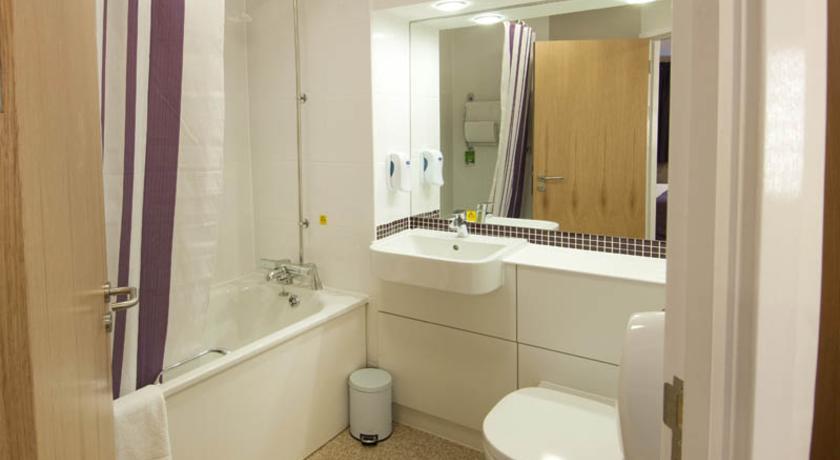 Premier Inn High Wycombe/Beaconsfield المظهر الخارجي الصورة