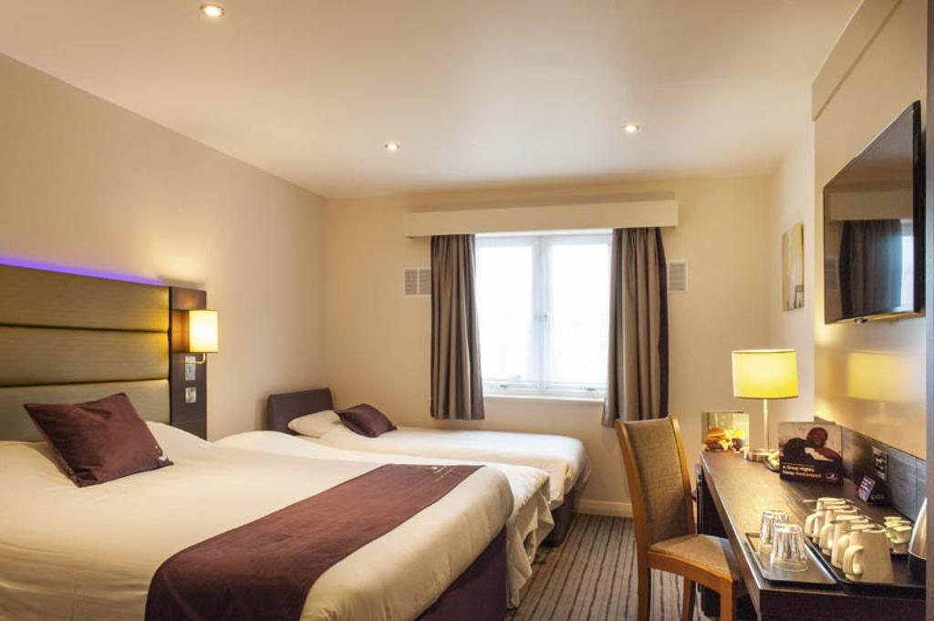 Premier Inn High Wycombe/Beaconsfield المظهر الخارجي الصورة