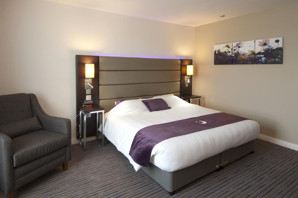 Premier Inn High Wycombe/Beaconsfield المظهر الخارجي الصورة