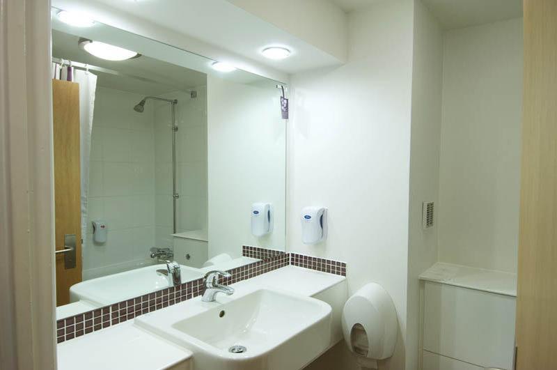 Premier Inn High Wycombe/Beaconsfield المظهر الخارجي الصورة
